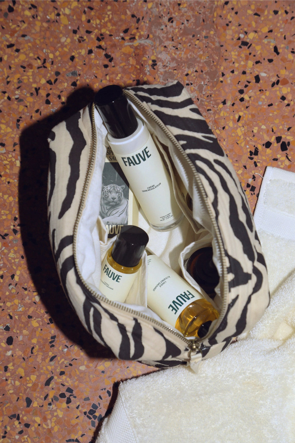 THE TOILETRY BAG